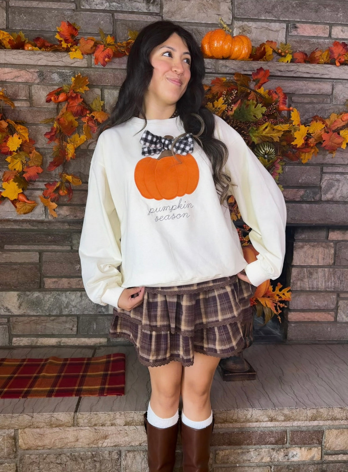 Pumpkin Kisses Crewneck 🎃