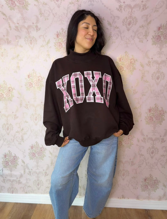 XOXO Mockneck 🍫🍓