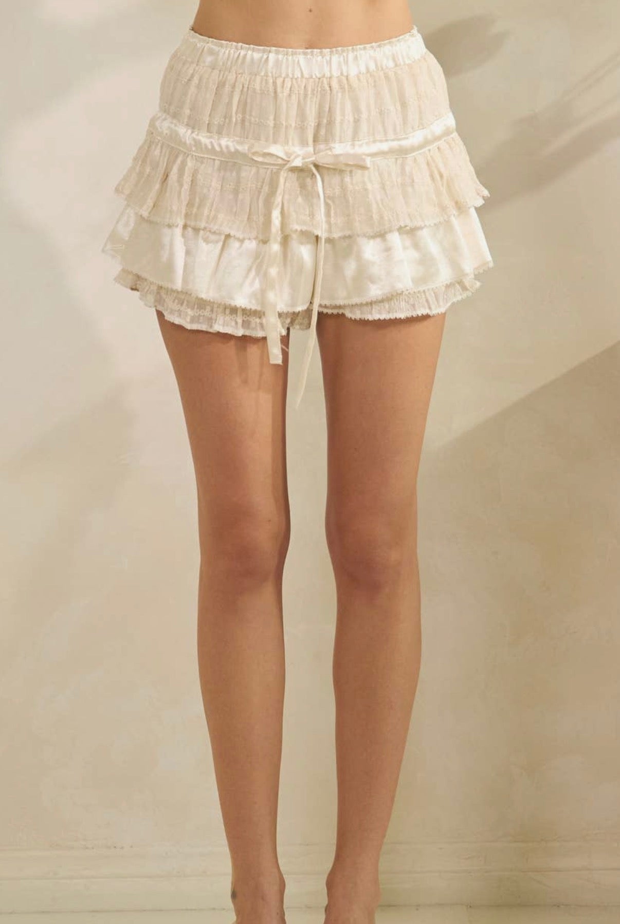 Lace ivory shorts